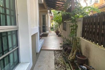 Superlink House End Lot Ixora