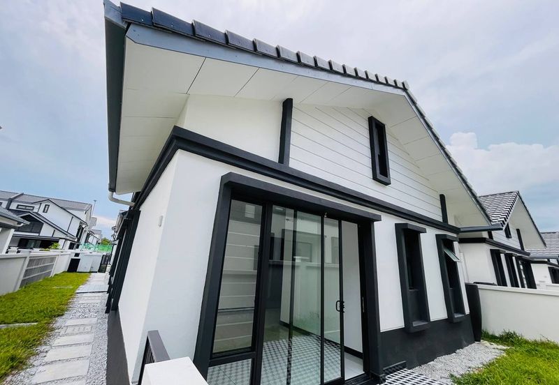 Hevea Elmina Gardens