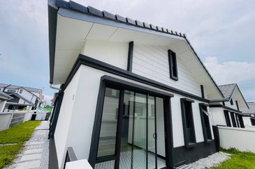 Hevea Elmina Gardens