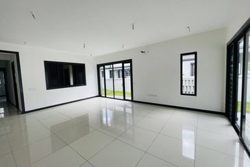 Hevea Elmina Gardens