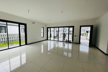 Hevea Elmina Gardens