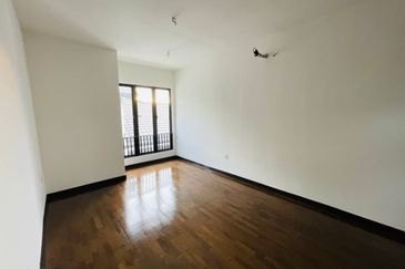 Hevea Elmina Gardens