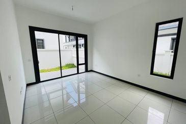 Hevea Elmina Gardens