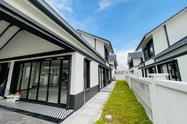 Hevea Elmina Gardens