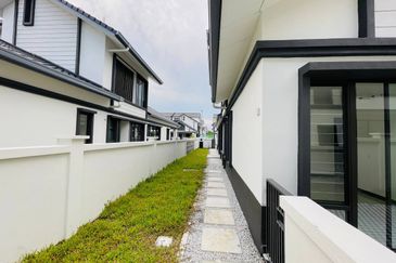 Hevea Elmina Gardens