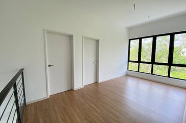 Lily End Lot Cahaya Alam U12 Shah Alam