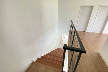 Lily End Lot Cahaya Alam U12 Shah Alam