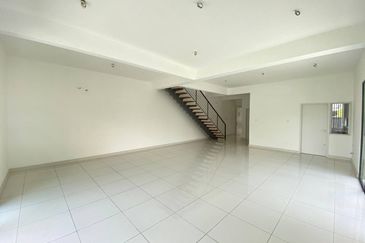 Lily End Lot Cahaya Alam U12 Shah Alam