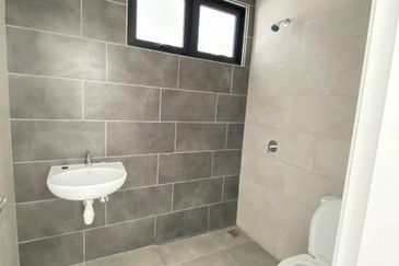 Lily End Lot Cahaya Alam U12 Shah Alam