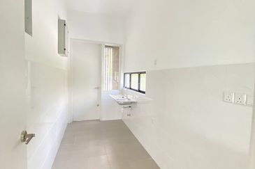 Lily End Lot Cahaya Alam U12 Shah Alam