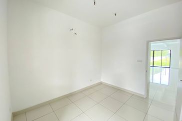 Lily End Lot Cahaya Alam U12 Shah Alam