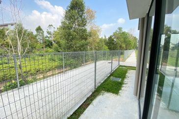 Lily End Lot Cahaya Alam U12 Shah Alam