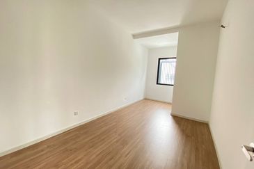 Lily End Lot Cahaya Alam U12 Shah Alam