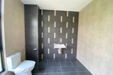 Lily End Lot Cahaya Alam U12 Shah Alam