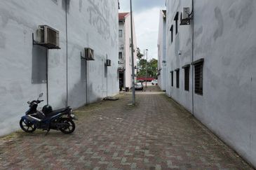 Bukit Jelutong Business And Technology Centre