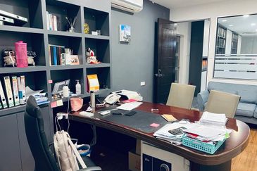 Bukit Jelutong Business And Technology Centre