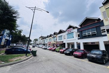 2 Storry Shop Lot Kota Damansara