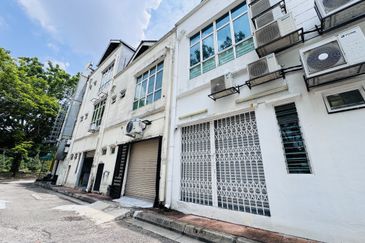 2 Storry Shop Lot Kota Damansara