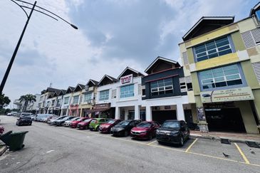 2 Storry Shop Lot Kota Damansara