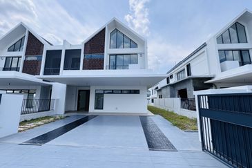 Elmina Green The Eighth @ City of Elmina