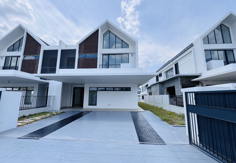 Elmina Green The Eighth @ City of Elmina