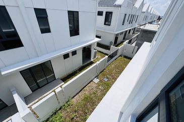 Elmina Green The Eighth @ City of Elmina