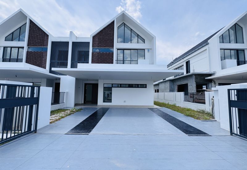 Elmina Green The Eighth @ City of Elmina