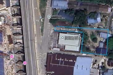 Next to Toyota Showroom Kampung Sungai Penchala