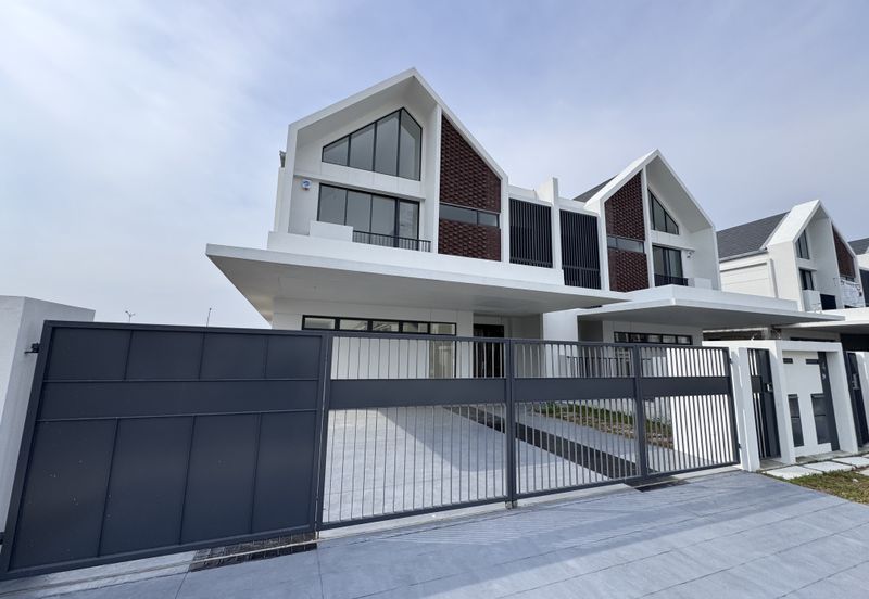 Elmina Green The Eighth @ City of Elmina