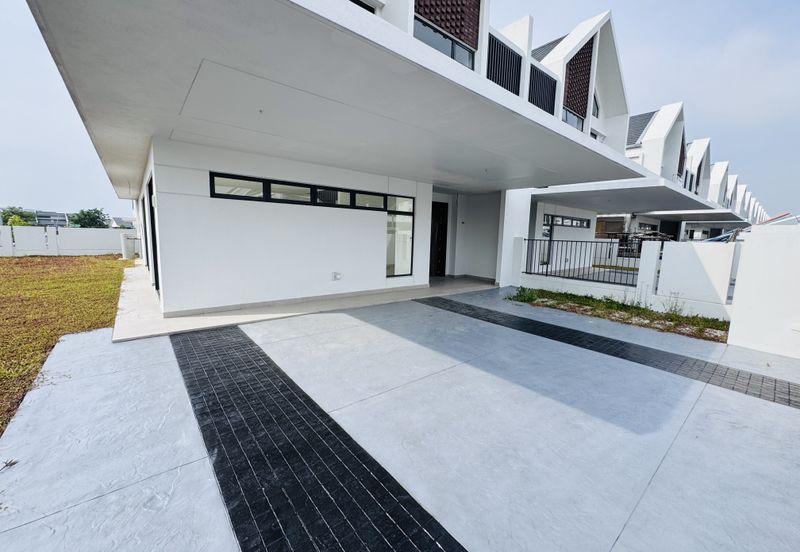 Elmina Green The Eighth @ City of Elmina