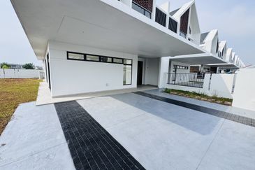 Elmina Green The Eighth @ City of Elmina