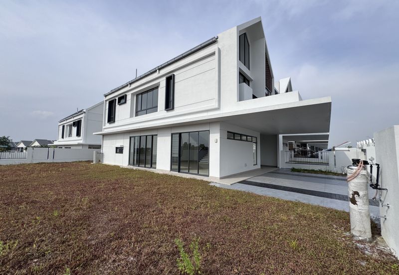 Elmina Green The Eighth @ City of Elmina