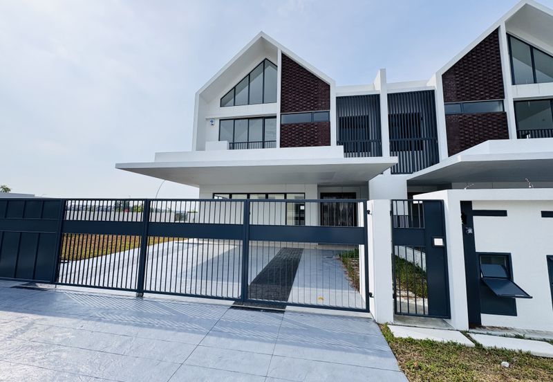 Elmina Green The Eighth @ City of Elmina