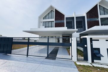 Elmina Green The Eighth @ City of Elmina