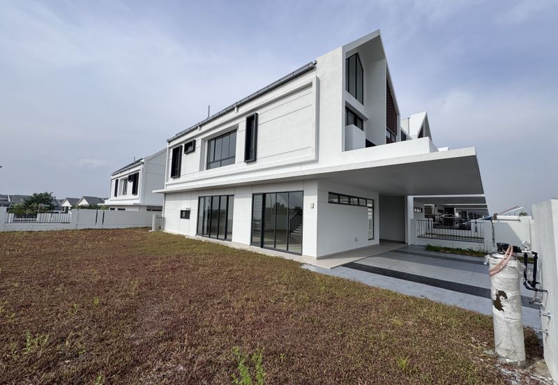 Elmina Green The Eighth @ City of Elmina