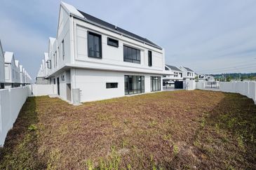 Elmina Green The Eighth @ City of Elmina