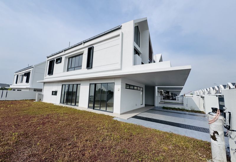 Elmina Green The Eighth @ City of Elmina