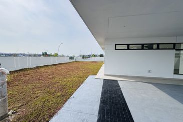 Elmina Green The Eighth @ City of Elmina