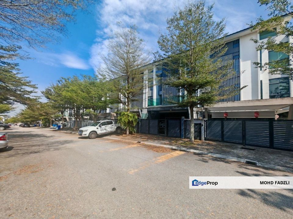 Laman Glenmarie Shah Alam For Sale Partly Furnished , Selangor, Glenmarie