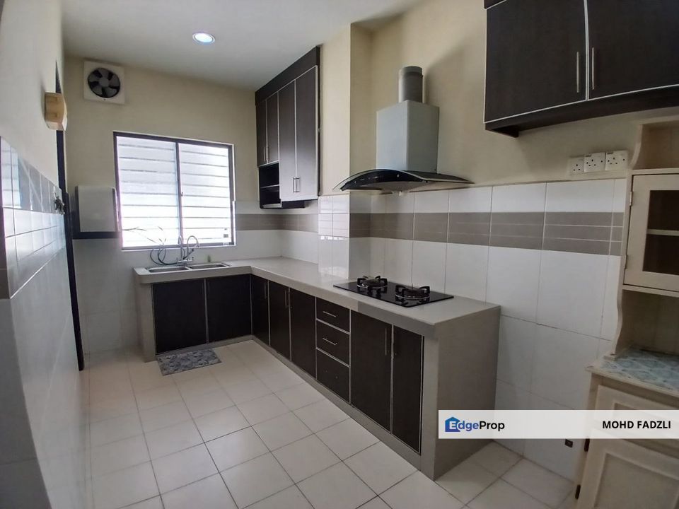 Ivy Terrace Denai Alam 3 Storey Partly Furnished For Sale, Selangor, Shah Alam