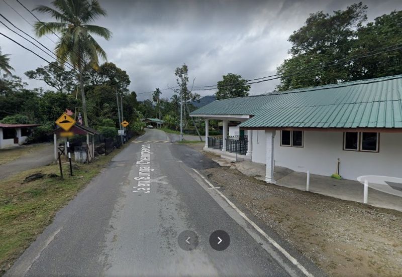 3.97 Ekar Janda baik berhampiran sungai yang bersih. Bentong Pahang