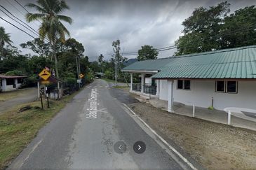 3.97 Ekar Janda baik berhampiran sungai yang bersih. Bentong Pahang