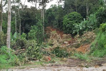1.7 Ekar Batu 14 Hulu Langat. Selangor. Berhampiran Jalan Utama
