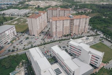 Pangsapuri Damai, Subang Bestari