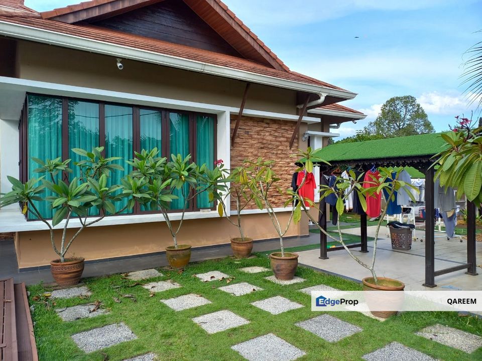 2 Storey Bungalow Exclusive with Private Pool Batang Kali. Fully Furnished. , Selangor, Batang Kali