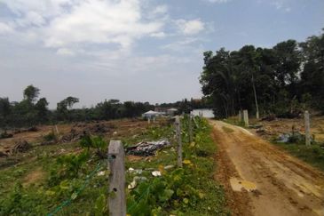 Kampung Sungai Pelong