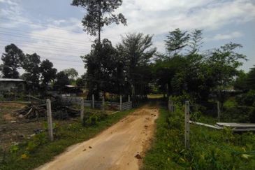 Kampung Sungai Pelong