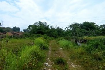 Kampung Sungai Pelong