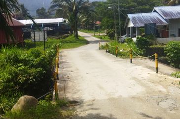 3.97 Ekar Janda baik berhampiran sungai yang bersih. Bentong Pahang