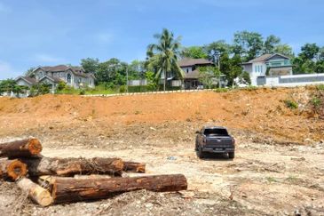 Lokasi Strategik 1 Ekar Sungai Pelong Sungai Buloh. Dekat dengan Mainroad